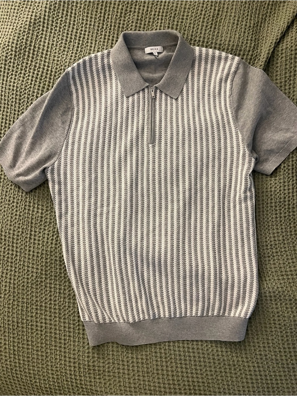 Clifford Zip Neck Polo Size XL Grey and White Like New